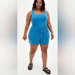NWT Torrid Plus Size 1X Blue Wash Scoop Neck Romper Pockets
